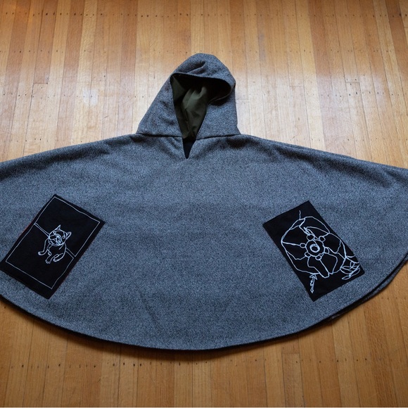 Rain cape made from scholar fabric. One size fits all, water resistant and warm. - Picture 3 of 9